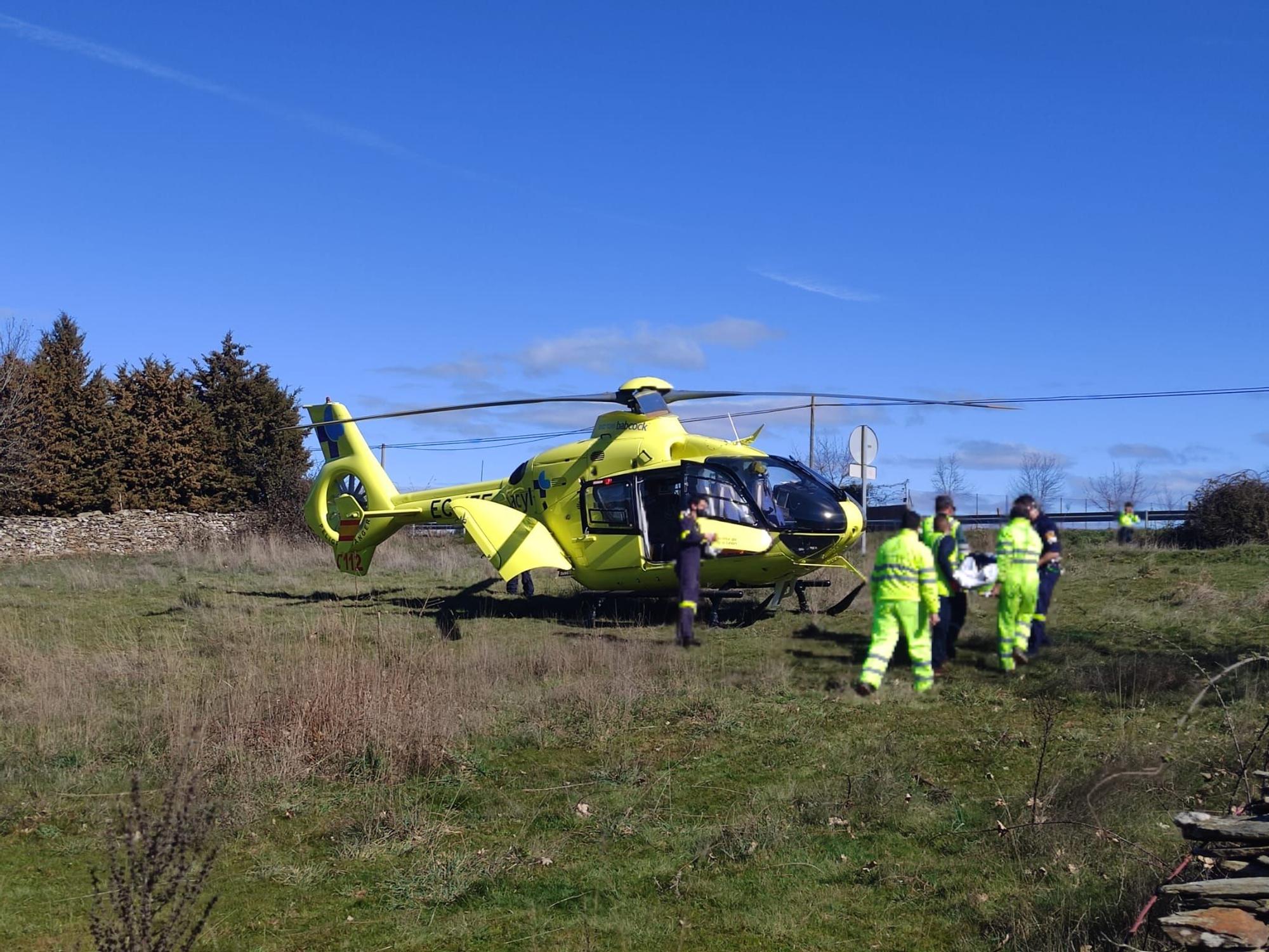 GALERÍA | Accidente en Alcañices durante el traslado de mayores a vacunarse