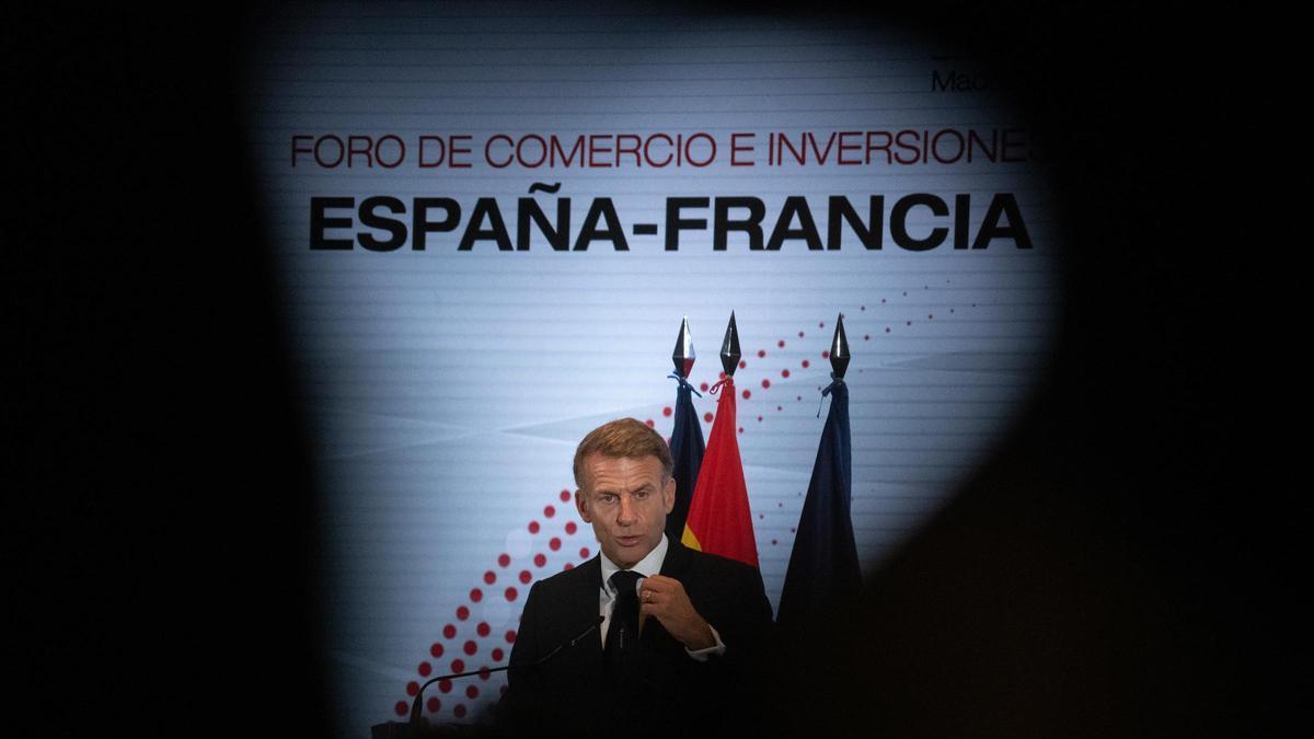 El presidente de la República Francesa, Emmanuel Macron, durante el Foro de Comercio e Inversión España-Francia, en el Ministerio de Economía, Comercio y Empresa, a 30 de septiembre de 2026, en MAdrid (España).