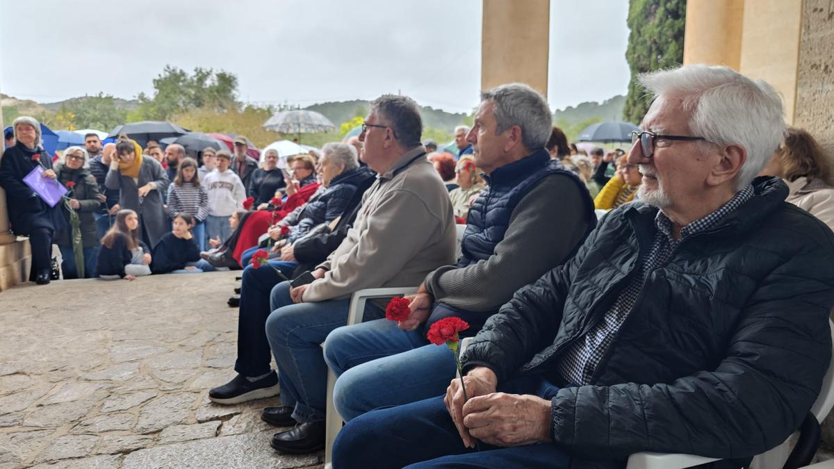 FOTOS | Unas 300 personas rinden homenaje a las víctimas de la represión en Son Coletes