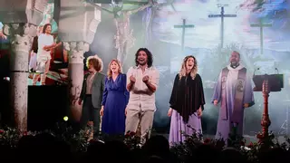 El musical 'Viacrucis' brilla en su estreno mundial en la Mezquita-Catedral