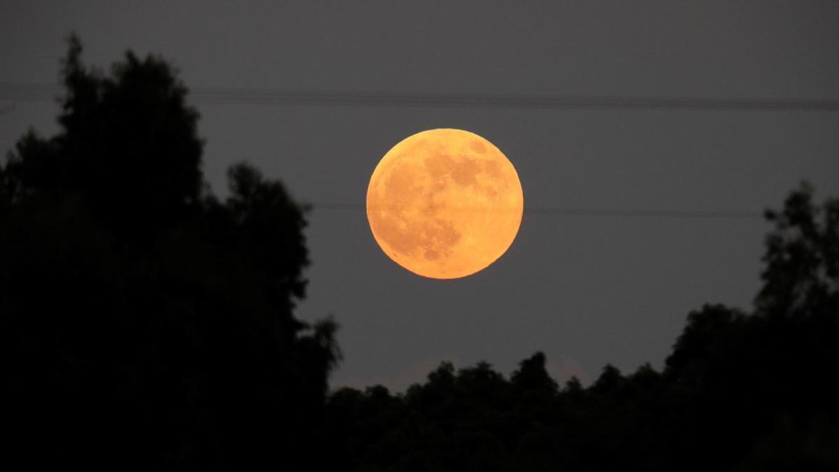 Luna llena cerca de Natanya (Israel).