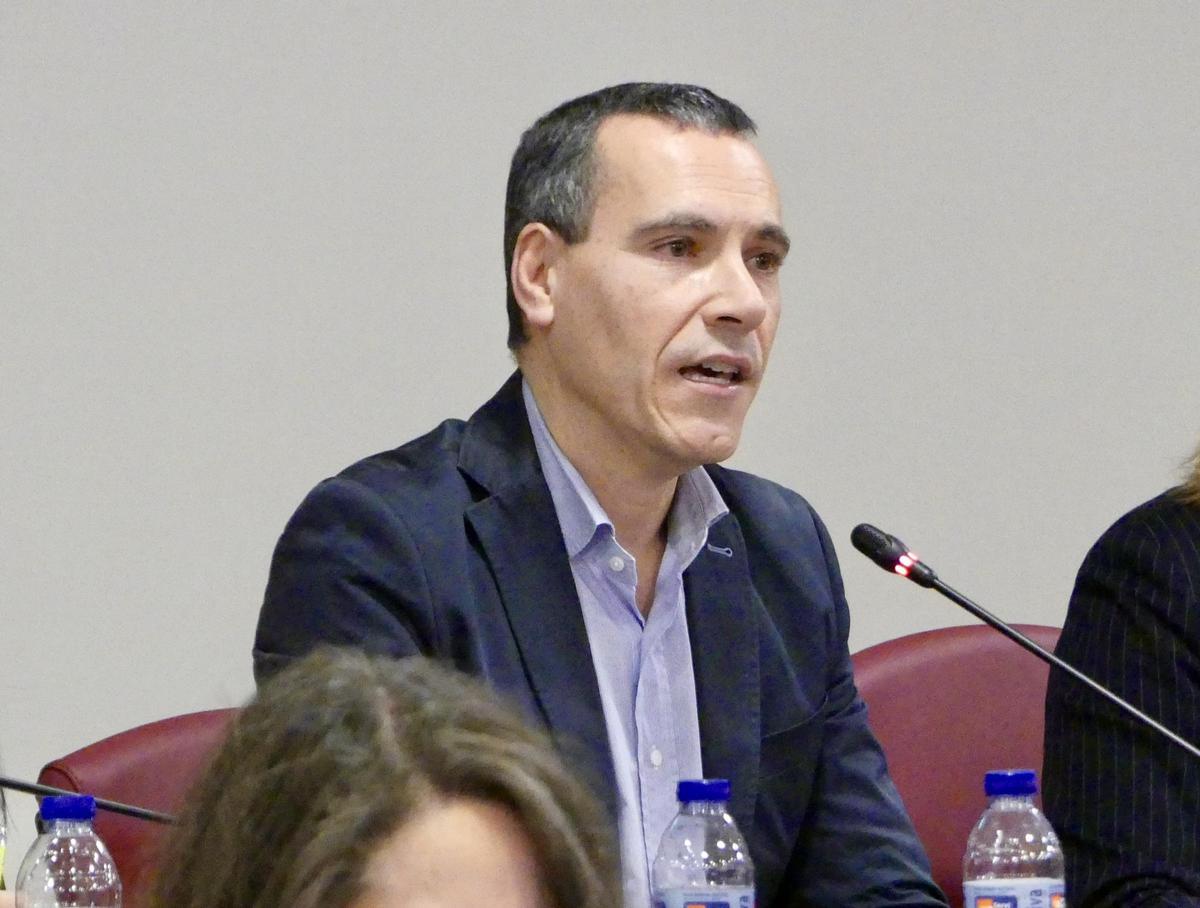 González Abeijón, durante un pleno en Vigo.