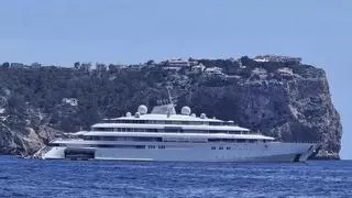 El megayate Golden Odyssey, la cúspide la opulencia en el mar, estrena el verano en aguas de Mallorca