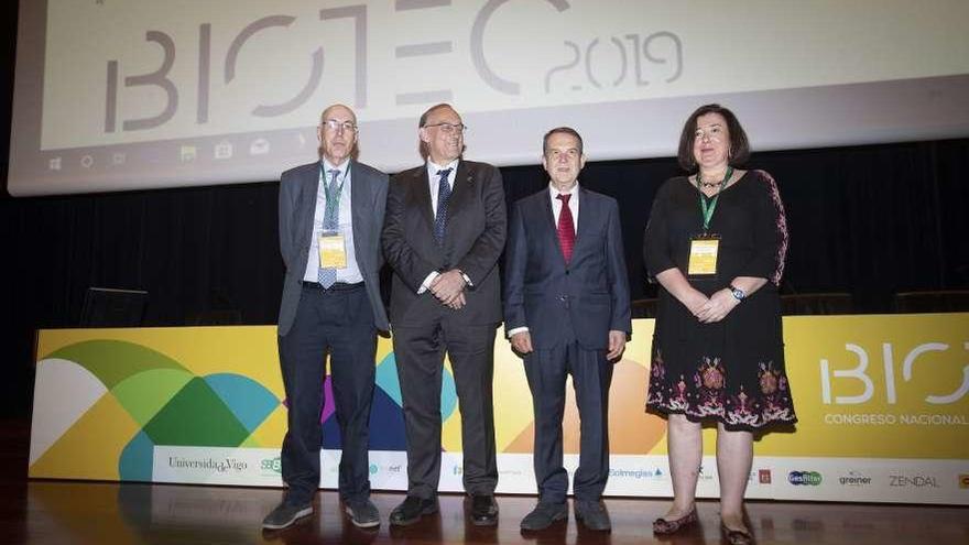 Fernando Peláez, Manuel Reigosa, Abel Caballero y Mª Asunción Longo, ayer, en Biotec2019. // R. Grobas