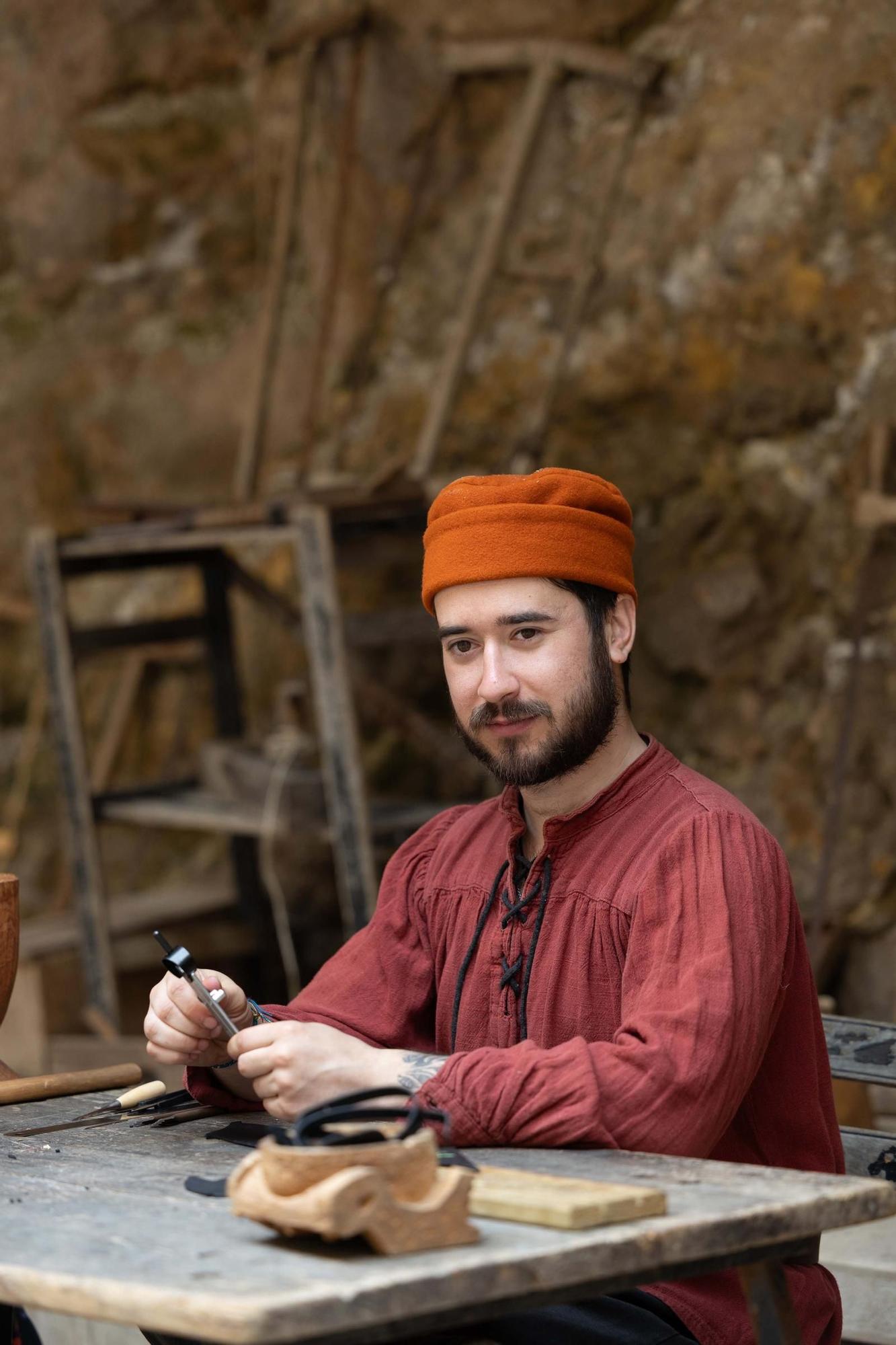 La dura y libre vida de los feriantes de la Ibiza Medieval