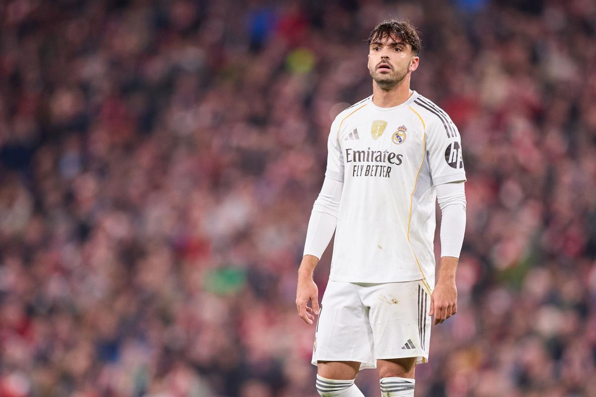 Asencio, durante el Athletic-Real Madrid.