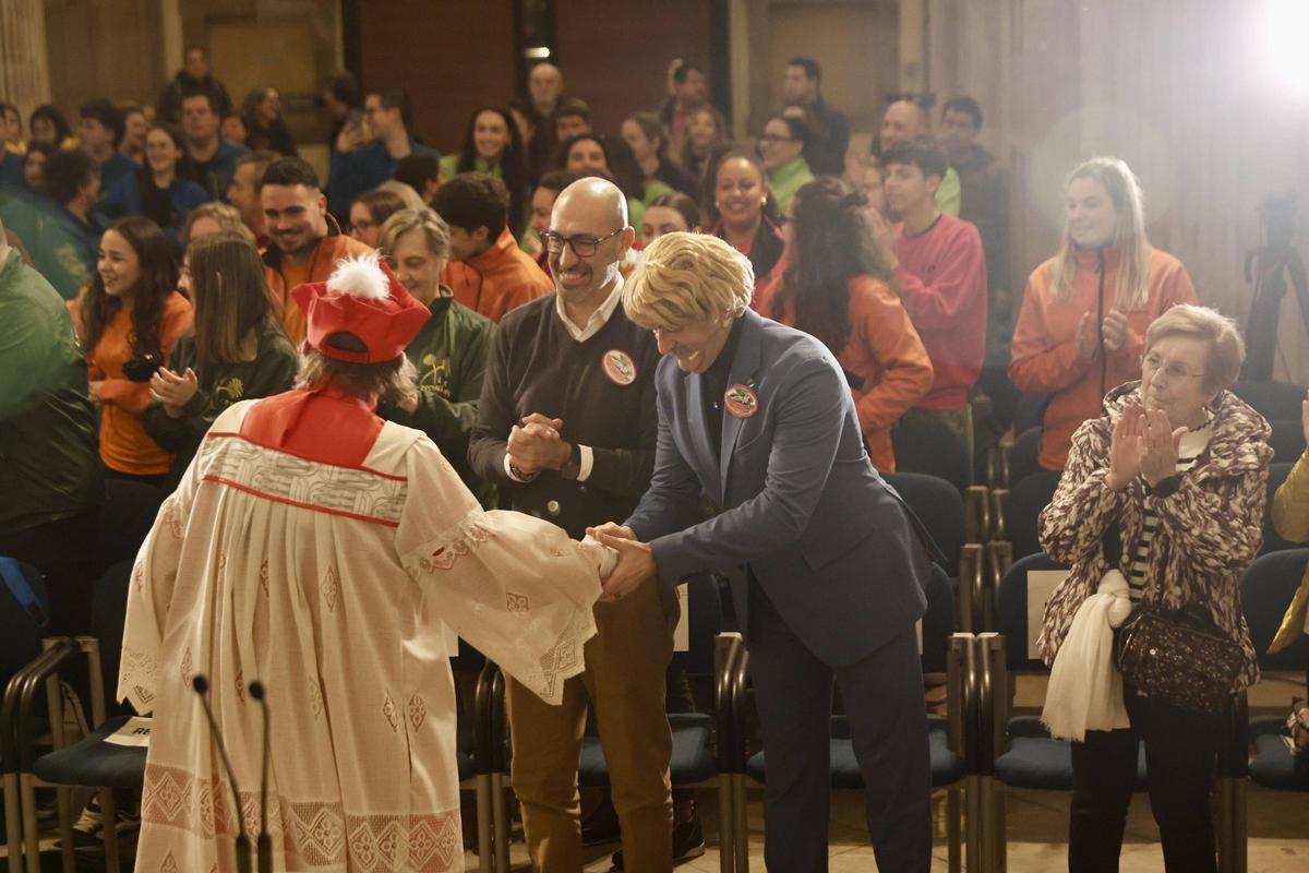 La sardina del Antroxu de Gijón ya tiene disfraz (en imágenes) La sardina del Antroxu de Gijón ya tiene disfraz (en imágenes)