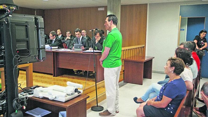 Juan Carlos González Martín, &#039;Culebra&#039;, durante el juicio, ayer. r. grobas