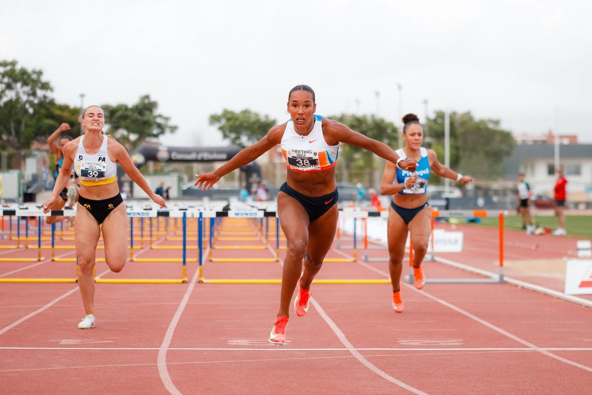 María Vicente se impone con marca personal en 100 metros vallas