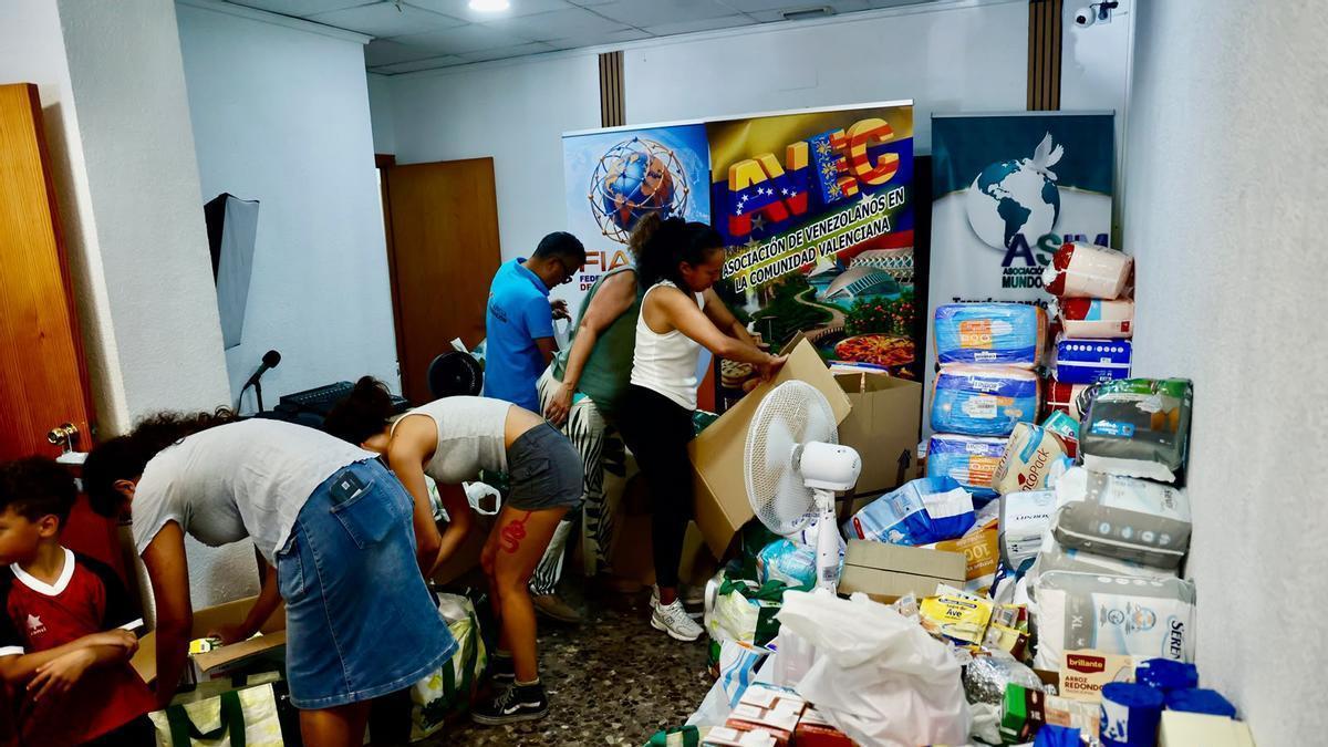 Desbordados por la llegada de ayuda para Venezuela.