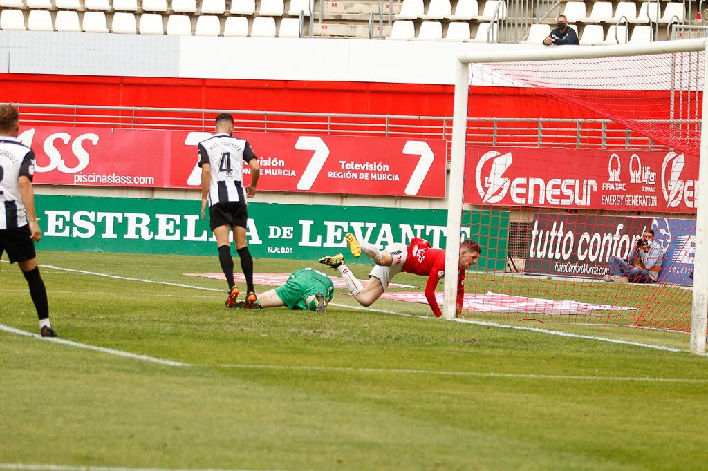 El Real Murcia no levanta cabeza (0-0)