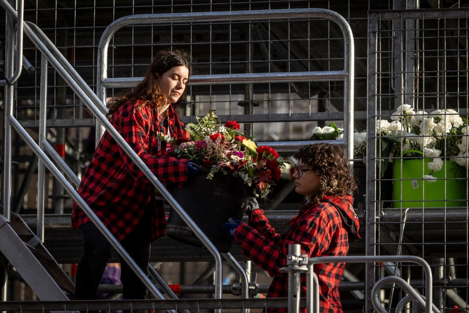 En imágenes | Zaragoza vive su día grande con la Ofrenda de Flores a la Virgen del Pilar