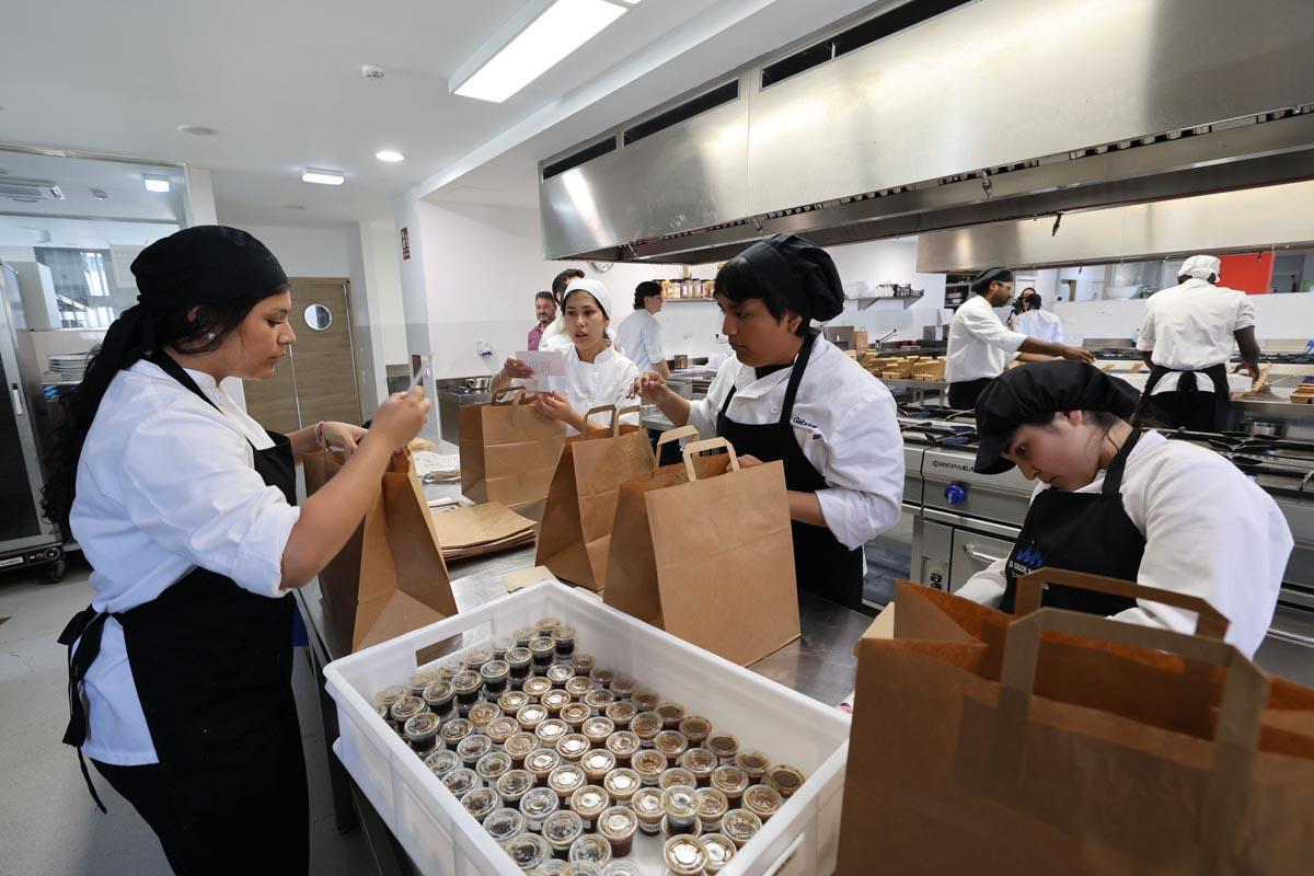 Todas las imágenes del taller de cocina en el IES Macabich de Ibiza