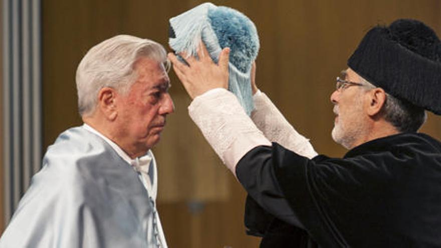 Vargas Llosa ya es Doctor Honoris Causa