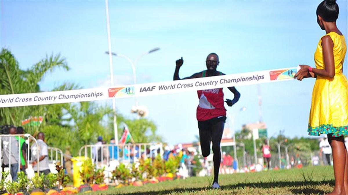 Geoffrey Kamworor revalidó su título de campeón del mundo de cross