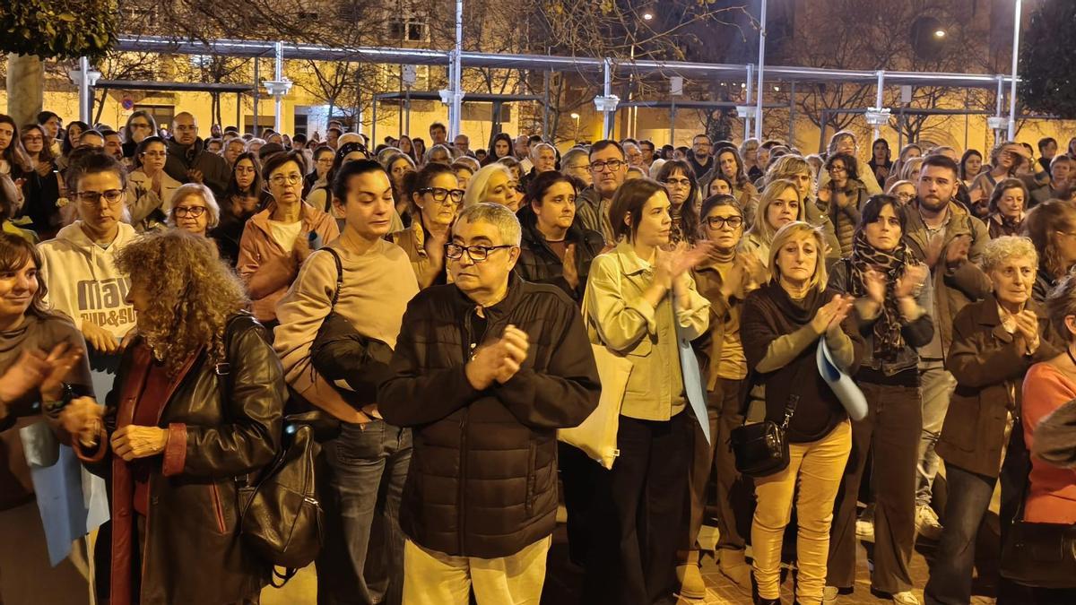 Vídeo: Benicàssim muestra su total rechazo y repulsa tras el asesinato a una enfermera