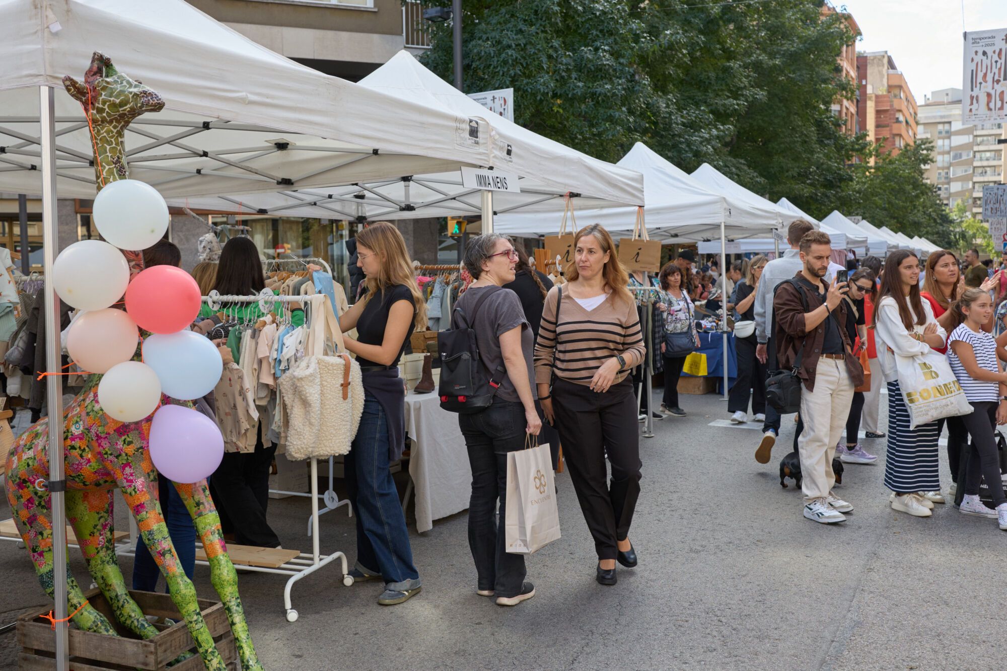 Botiga al carrer al c/ Migdia