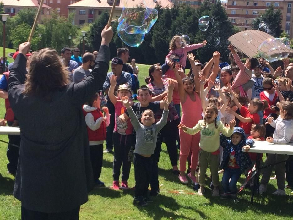 Participantes en la fiesta familiar de El Lauredal