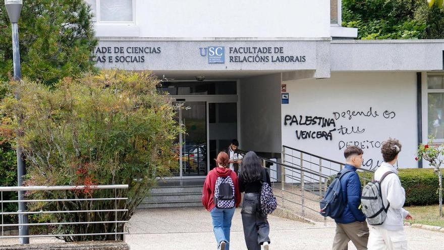Las universidades gallegas, ante el reto de reservar plazas docentes para personas con discapacidad