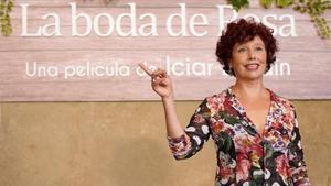 La actriz y directora, Icíar Bollaín, posa en el photocall de la presentación de la película de la que es directora, ’La boda de Rosa’.