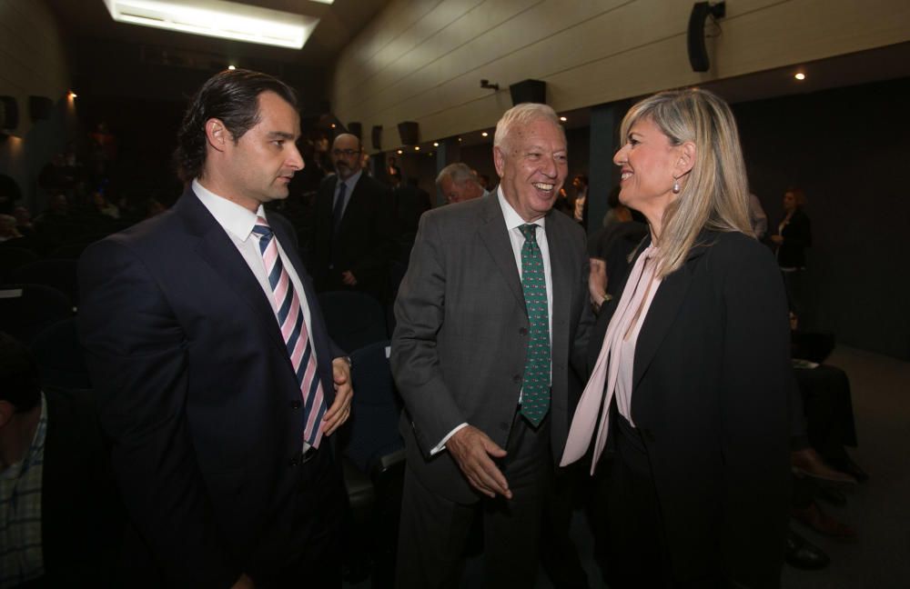 Al acto acudieron el ministro Margallo y el presidente de la Diputación de Alicante, César Sánchez, entre otros