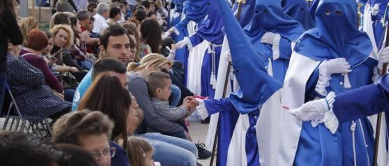 La devoción se manifiesta  paso a paso en la comarca