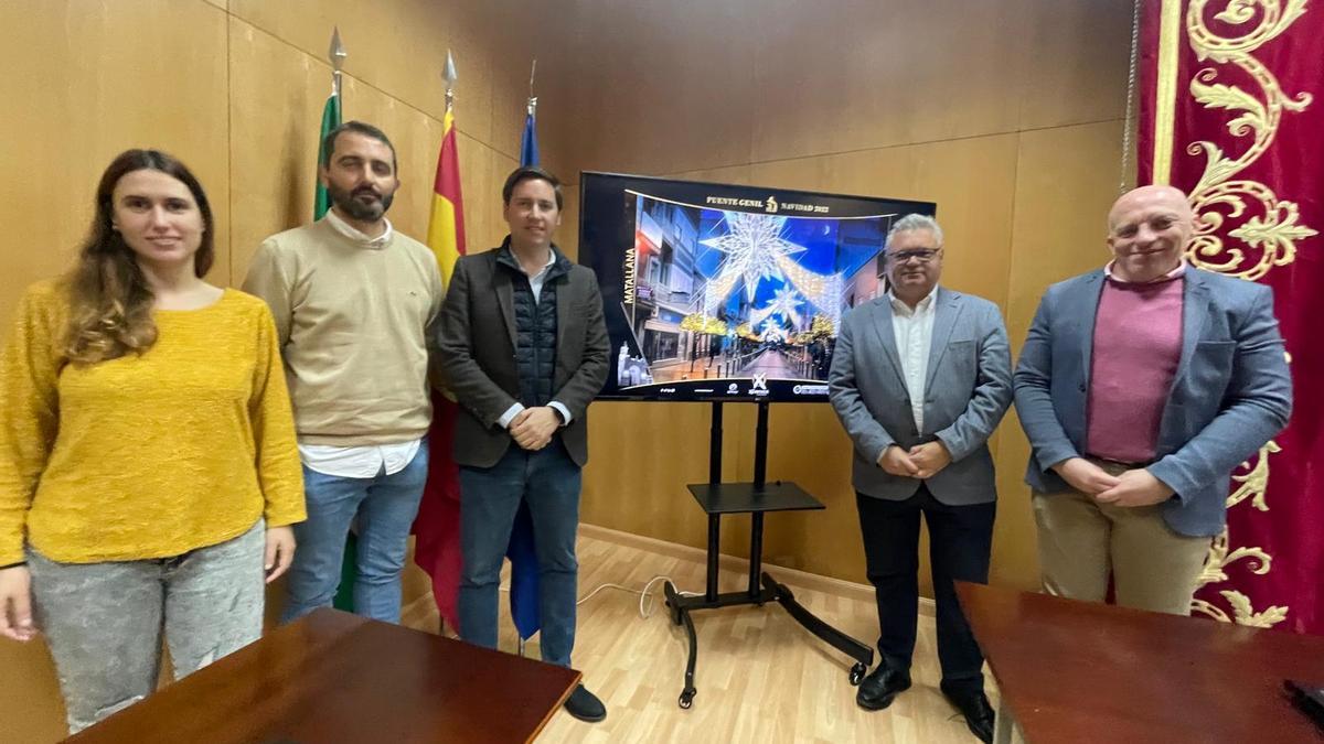 Responsables de Iluminaciones Ximénez y el Ayuntamiento de Puente Genil presentan la iluminación navideña.