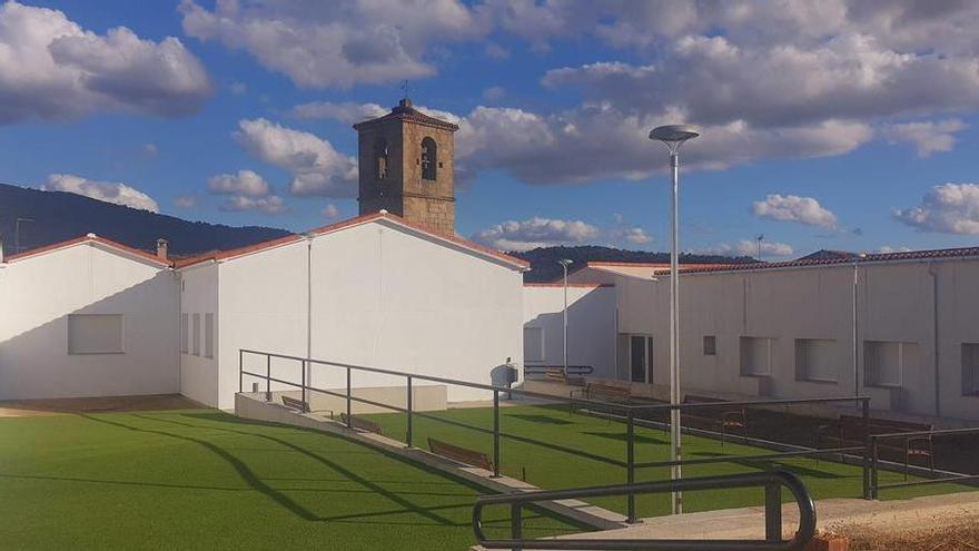 Oliva de Plasencia inaugura su primera residencia de mayores, un hito para el municipio