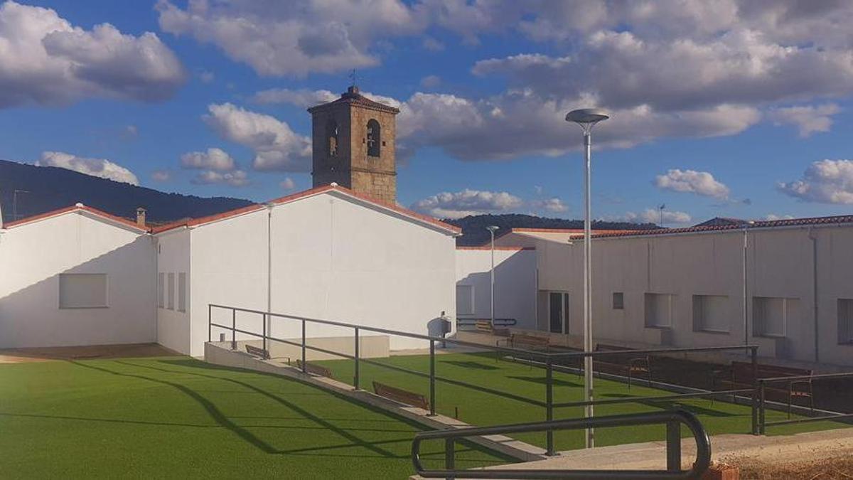 Vídeo | Oliva de Plasencia inaugura su primera residencia de mayores, un hito para el municipio