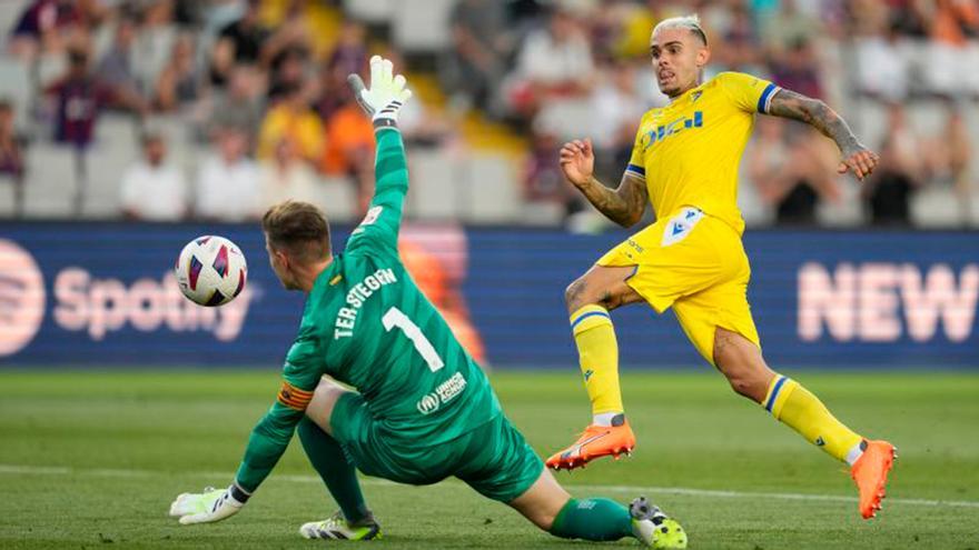 FC Barcelona - Cádiz | La parada de Ter Stegen