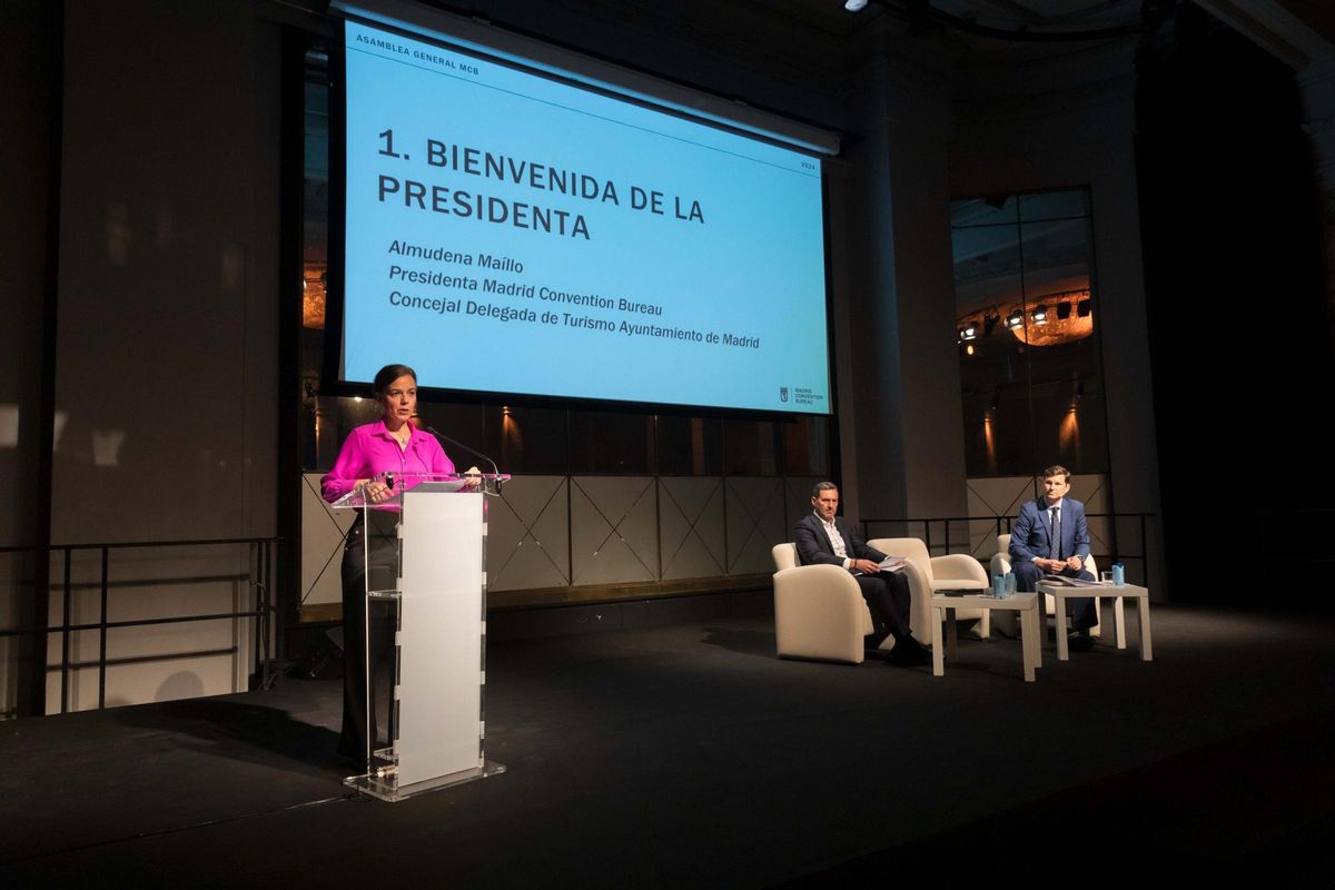 La concejala delegada de Turismo, Almudena Maíllo, en la asamblea general de Madrid Convention Bureau.