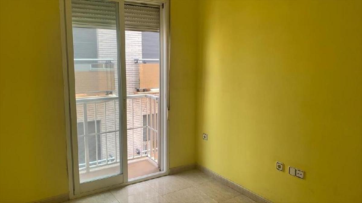 Galería de fotos: Un piso con tres habitaciones por 130.000 euros, en venta en Benicarló