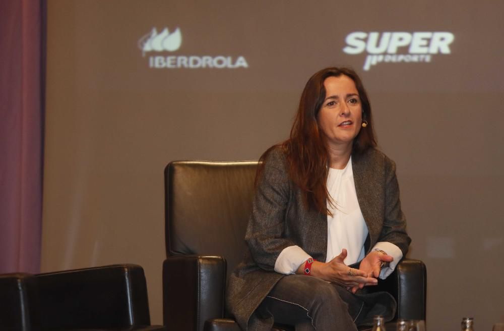 Debate entre Campeonas en el tercer Foro 25 años de SUPER, en imágenes