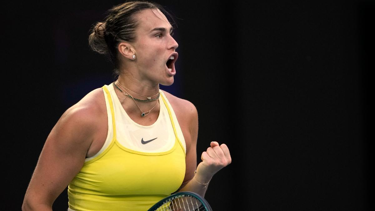Aryna Sabalenka celebra el triunfo ante Pavlyuchenkova