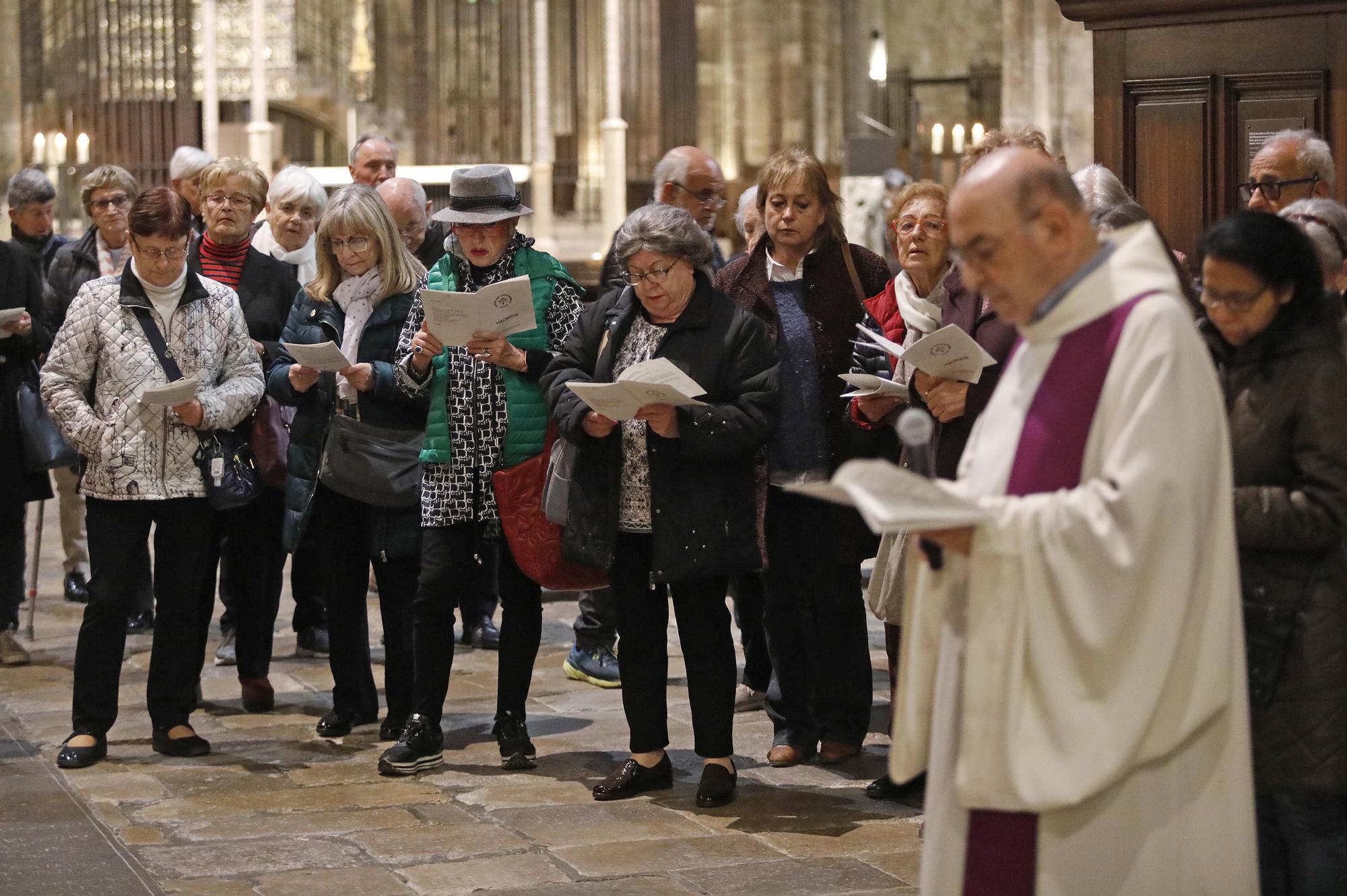 Celebració del Viacrucis a la Catedral de Girona