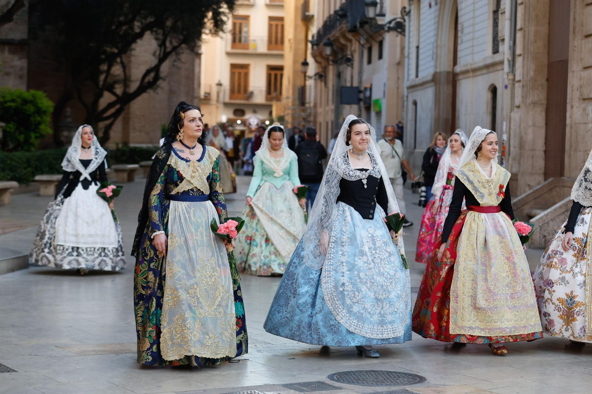 Búscate en el primer día de la Ofrenda en la calle San Vicente entre las 18:00 y las 19:00