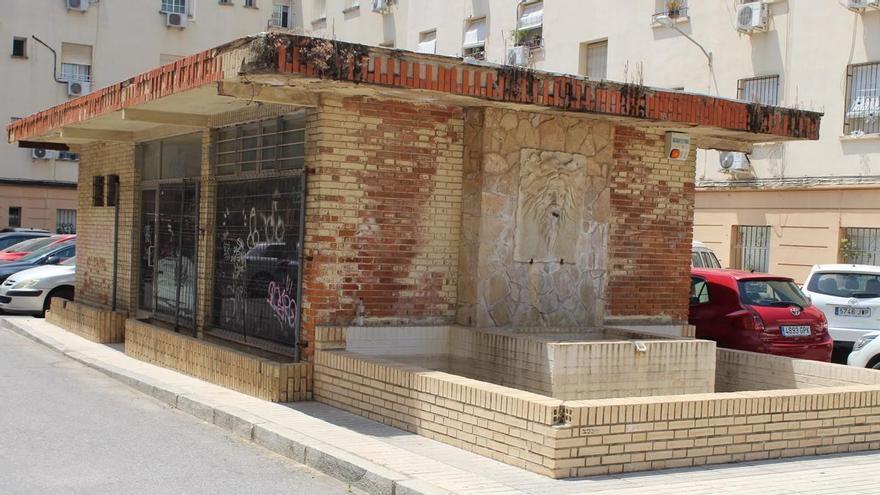 El viejo quiosco de La Pajarera de Badajoz, a la espera de ser rehabilitado dos años después
