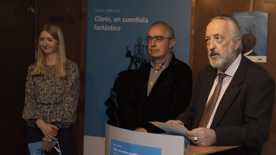 La Biblioteca de Asturias retoma sus exposiciones con un Clarín desconocido