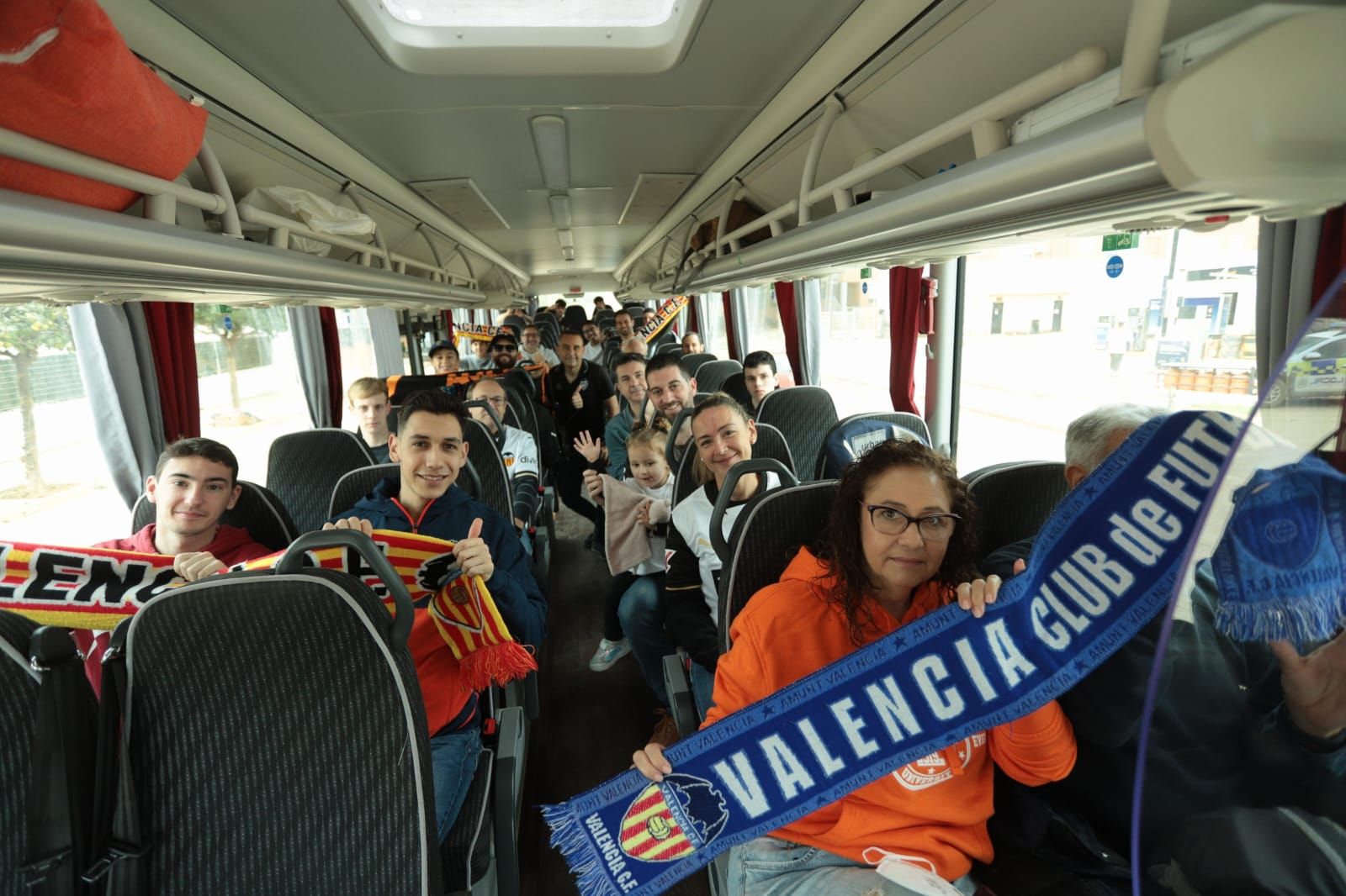 Autobuses de valencianistas para ver el Valencia - Betis en Mestalla