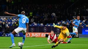 Nápoles - Braga: El gol de Osimhen