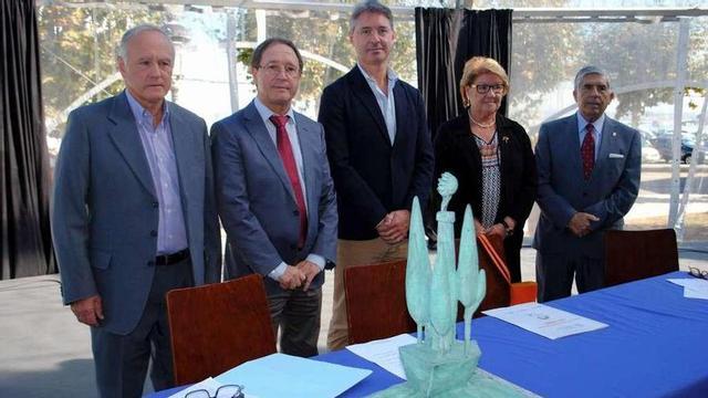 Los integrantes del jurado que concedió el XVI Premio Nacional de Gastronomía "Lola Torres". // Muñiz