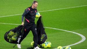 Vicente Moreno, este viernes durante el entrenamiento del Espanyol en el RCDE Stadium.