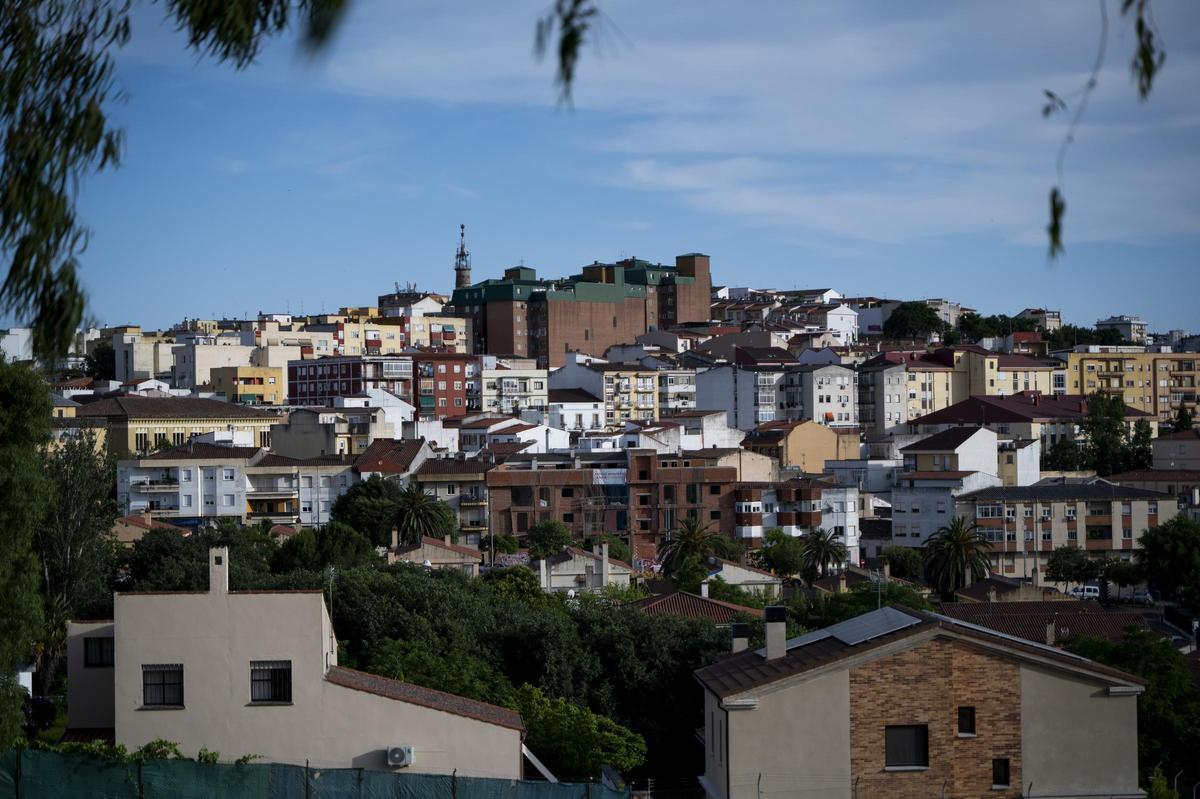 Vista panorámica de Cáceres, en una imagen de archivo del mercado residencial en Extremadura.