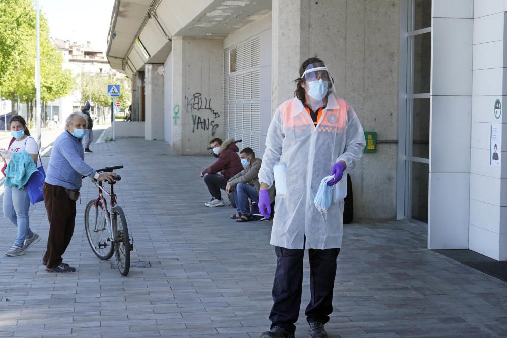 Primer dia d''ús de mascaretes obligatòries al transport públic a la ciutat de Girona