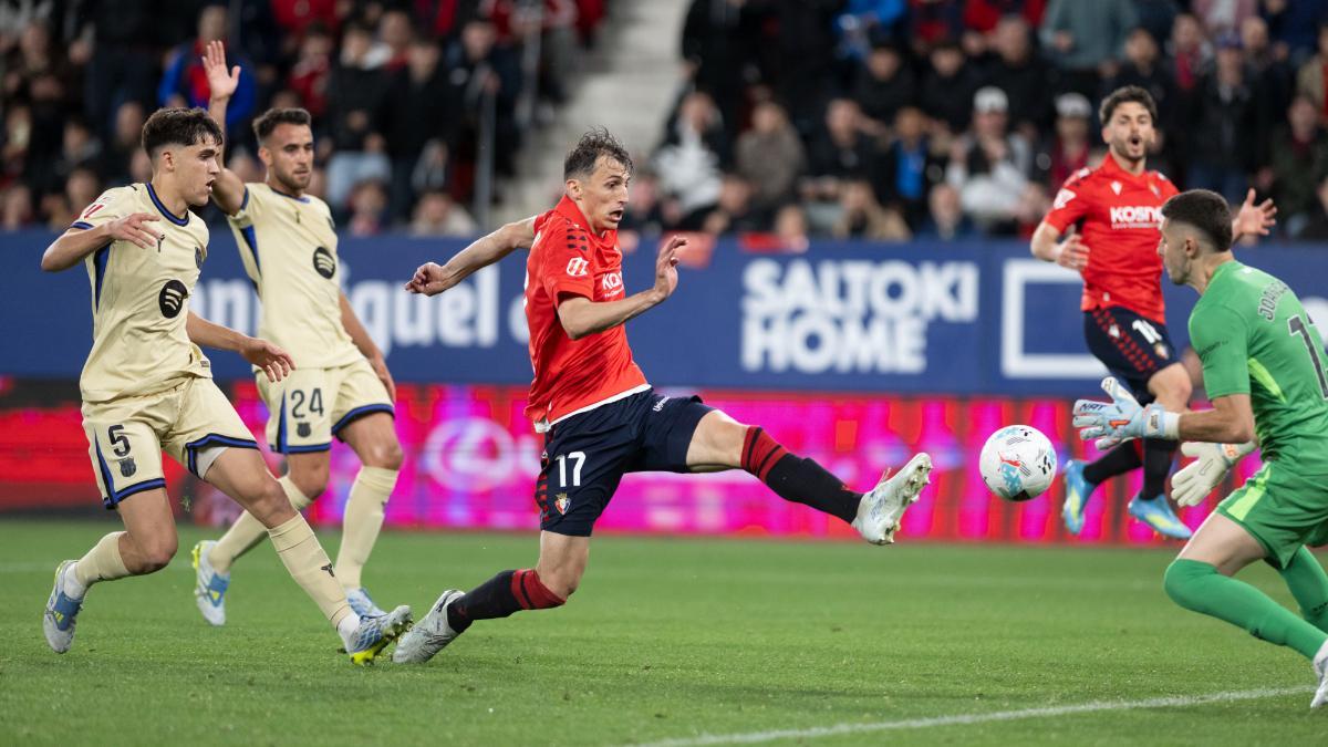 Budimir, durante el partido entre Osasuna y Barça