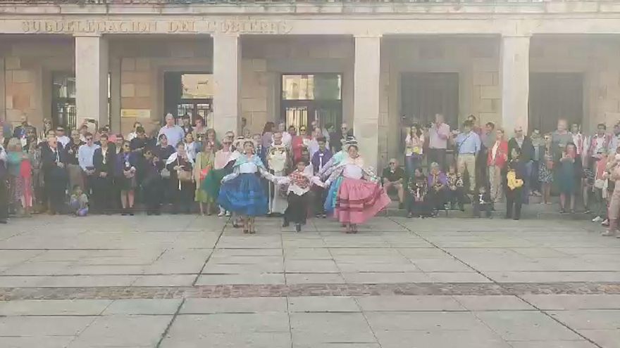 VÍDEO | La comunidad peruana en Zamora honra al Señor de los Milagros