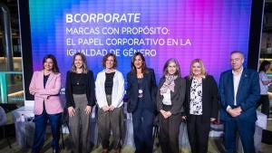 Barcelona. 05/03/2026 Economía. Ponencia “Marcas con propósito: el papel corporativo en la igualdad de género” celebrada en el marco de la Barcelona Woman Acceleration Week (BWAW), con la participación —de izquierda a derecha— de Blanca Sorigué (Consorci de la Zona Franca de Barcelona), Diana Bueno (EbroFactory), Mabel Mas (El Periódico), Ana Palencia (Unilever España), Isabel Pérez (Novartis) y Alicia Valle (Ferrocarrils de la Generalitat de Catalunya). Foto: Zowy Voeten / El Periódico