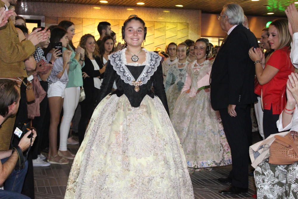 Estreno de las falleras mayores y cortes 2020 en Una Festa per a Tots