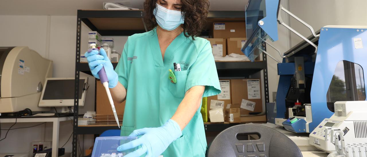 Laboratorio de Microbiología del Hospital General de Castelló, donde se analizar a diario centenares de PCR.