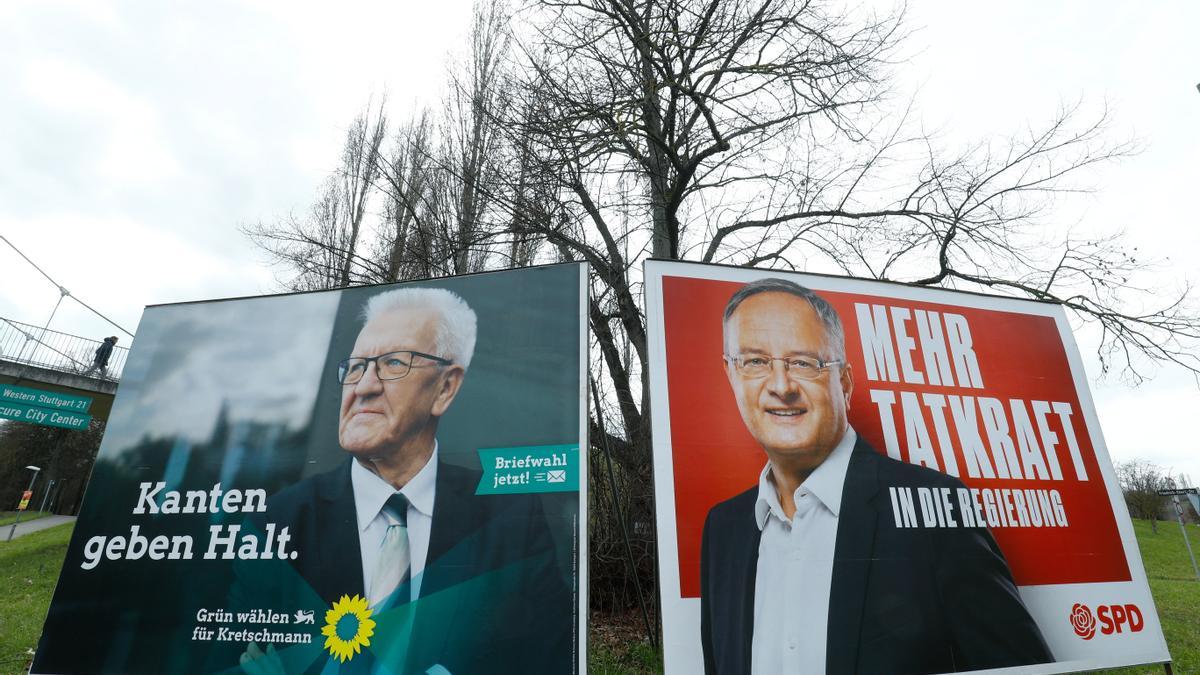 Carteles electorales del primer ministro de Baden-Württemberg, Winfried Kretschmann, y el candidato del SPD, Andreas Stoch, en Stuttgart.